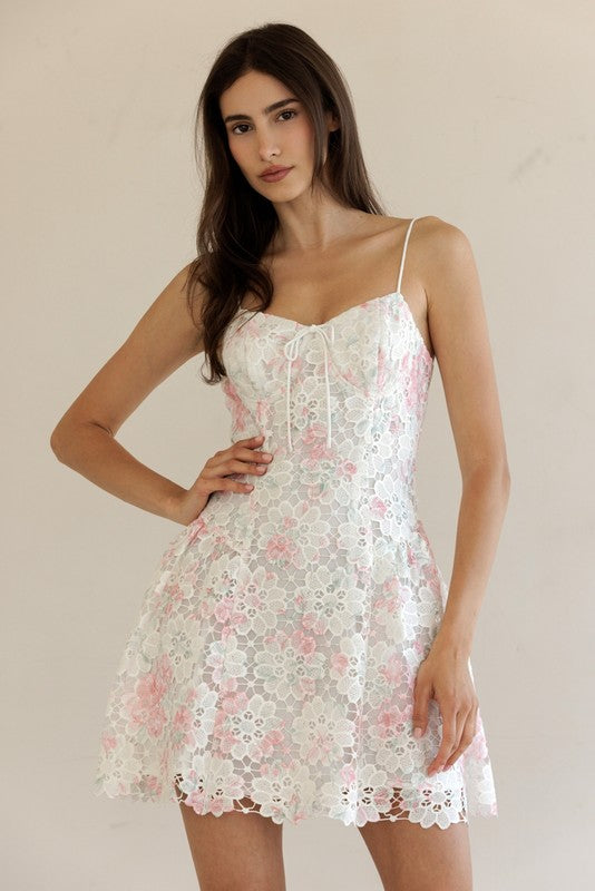 FLORAL LACE MINI DRESS