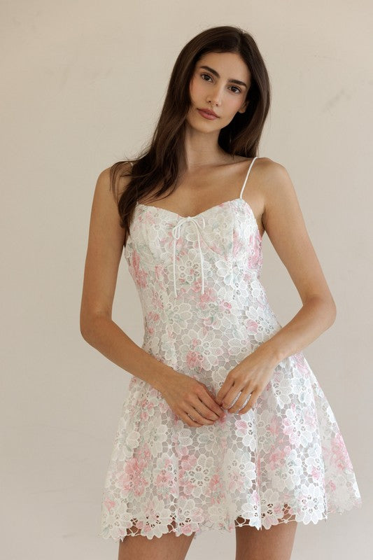 FLORAL LACE MINI DRESS