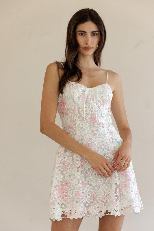 FLORAL LACE MINI DRESS