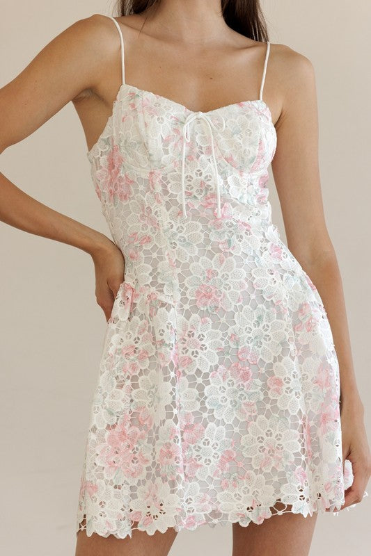FLORAL LACE MINI DRESS