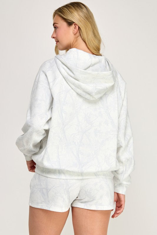 CAMO RELAXED FIT ZIP-UP HOODIE JACKET