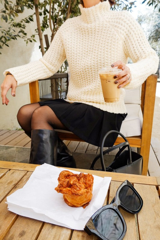 CHUNKY MOCK NECK SWEATER