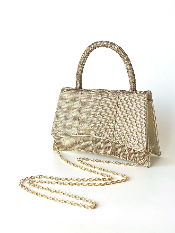 TURN HEADS SPARKLE EFFORTLESSLY