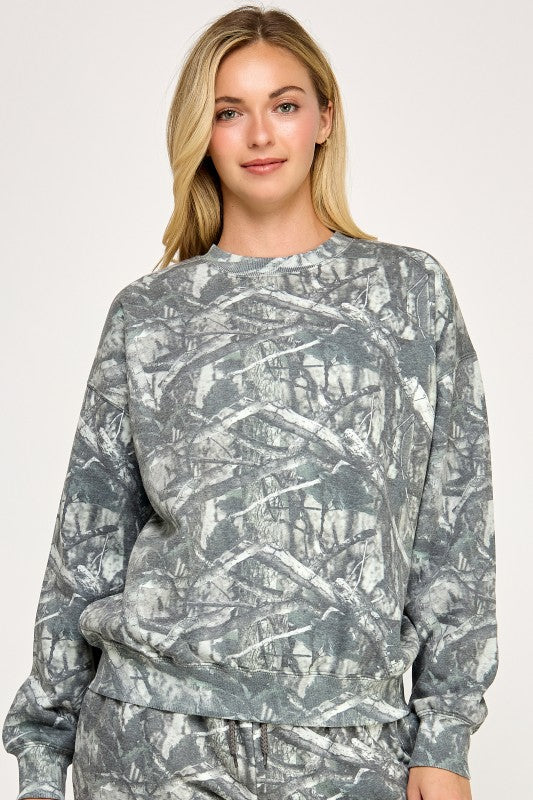 FLEECE CAMO RELAXED FIT CREW NECK SWEATSHIRT