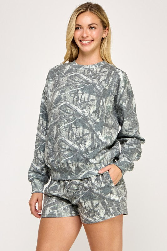 FLEECE CAMO RELAXED FIT CREW NECK SWEATSHIRT