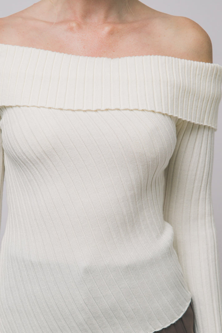 RIBBED OFF SHOULDER SWEATER