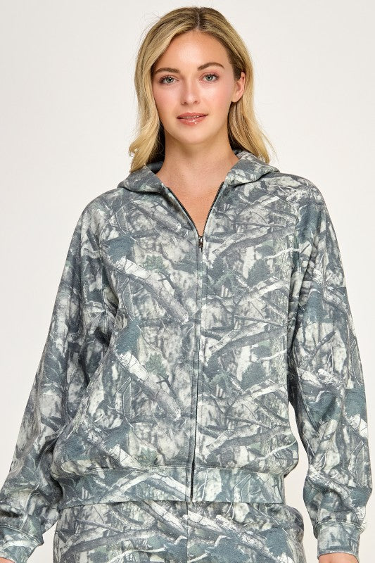 FLEECE CAMO RELAXED FIT ZIP-UP HOODIE JACKET