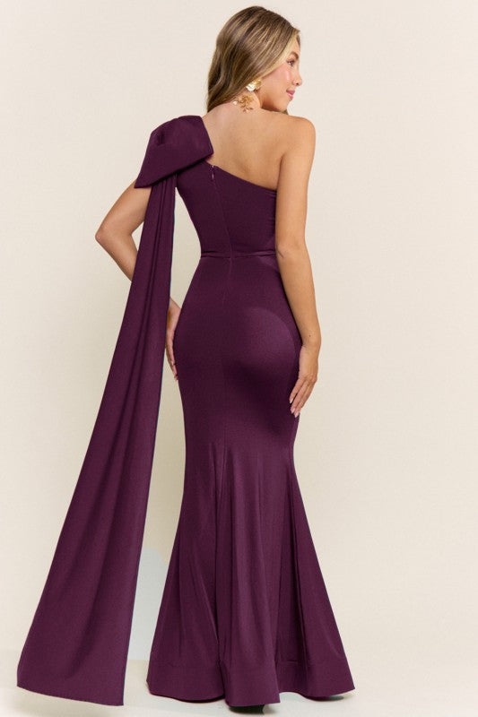 ONE SHOULDER BOW STATEMENT GOWN