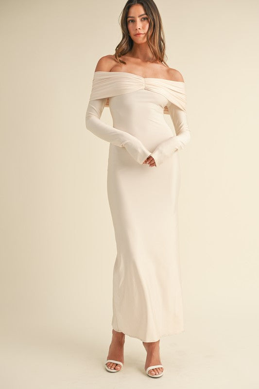 MCKINZIE SWEETHEART NECKLINE OFF SHOULDER MAXI DRESS