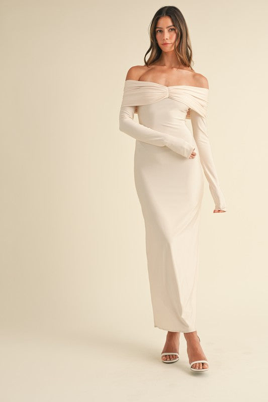 MCKINZIE SWEETHEART NECKLINE OFF SHOULDER MAXI DRESS