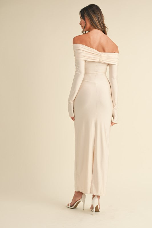 MCKINZIE SWEETHEART NECKLINE OFF SHOULDER MAXI DRESS